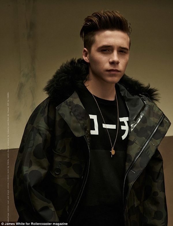 16-летний сын Виктории Бекхэм снялся для RollaCoaster
