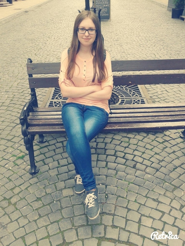 На последнем звонке парень отдал свою золотую медаль однокласснице