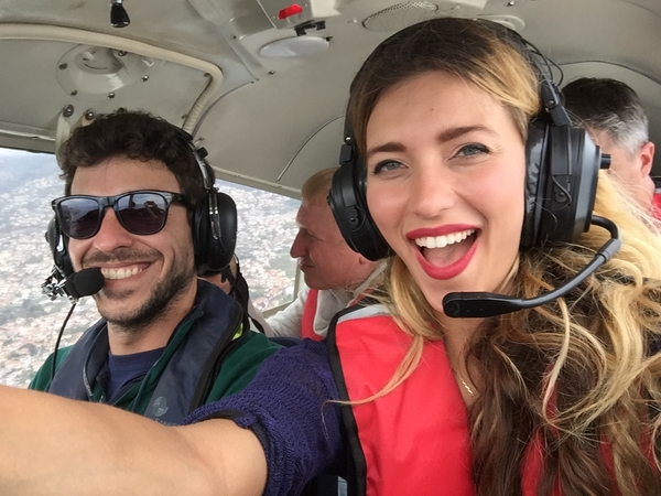 Ведущая шоу Орел и решка научилась управлять самолетом