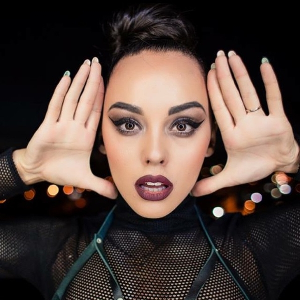 Солистка группы NIKITA показала, как умеет танцевать тверк