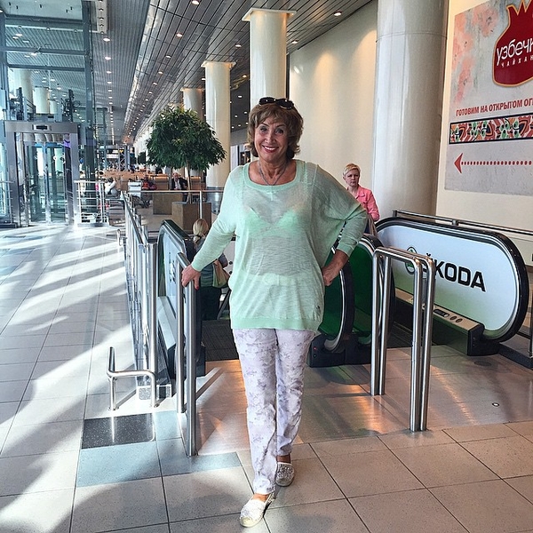 Лариса Копенкина показала фигуру в купальнике