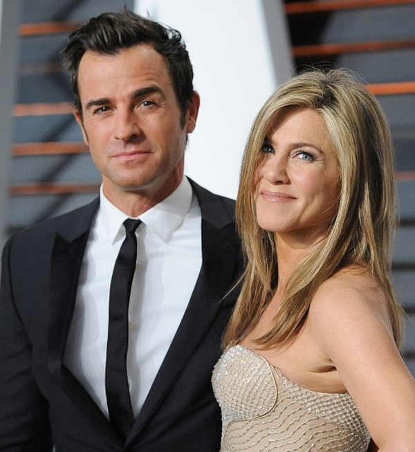 Энистон рассталась с Джастином Теру из-за измены