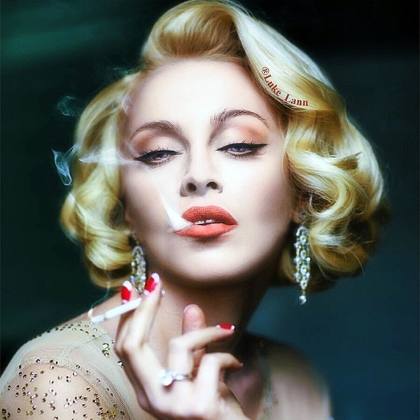 Мадонна поделилась фото в образе Оли Поляковой