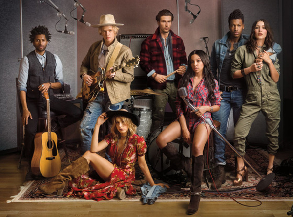 Белла Хадид и Хейли Болдуин украсили джинсовую кампанию Ralph Lauren