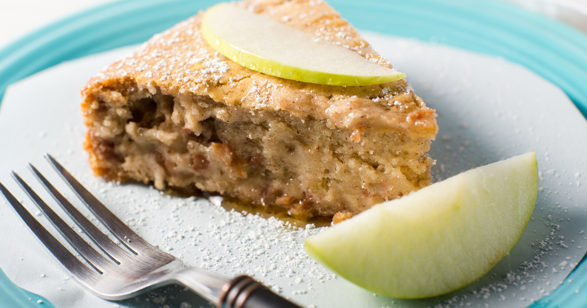 Как приготовить шарлотку без яиц и молока (видео