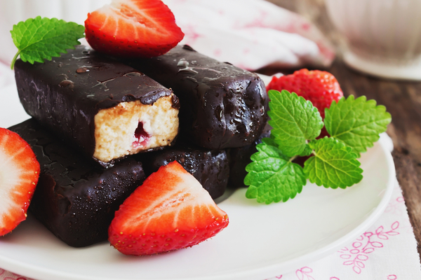 Как приготовить глазированные сырки малышу дома