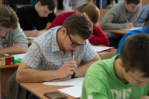 Более 350 тысяч абитуриентов подали свои заявления в вузы страны