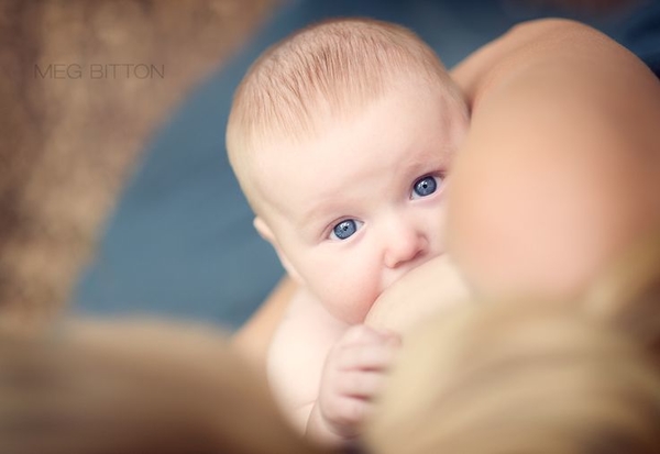 Грудное вскармливание предотвращает лейкемию у детей