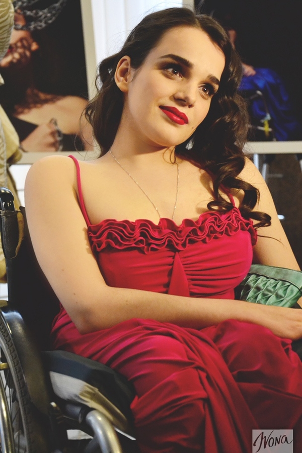 Разорви свои цепи: Девушка с ограниченными возможностями стала моделью