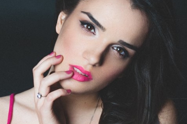 facebook.com/alexandrakutas