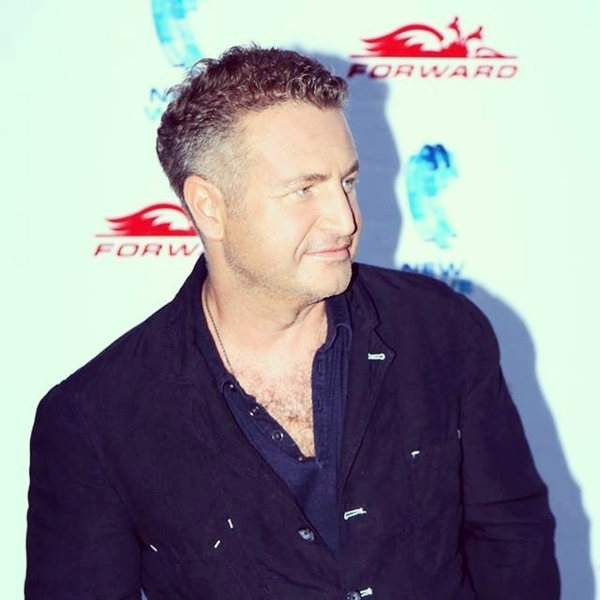 Леонид Агутин показал подросших дочерей