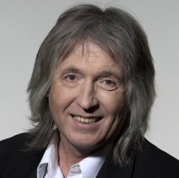 Российский певец спел на украинском ради мира на Донбассе