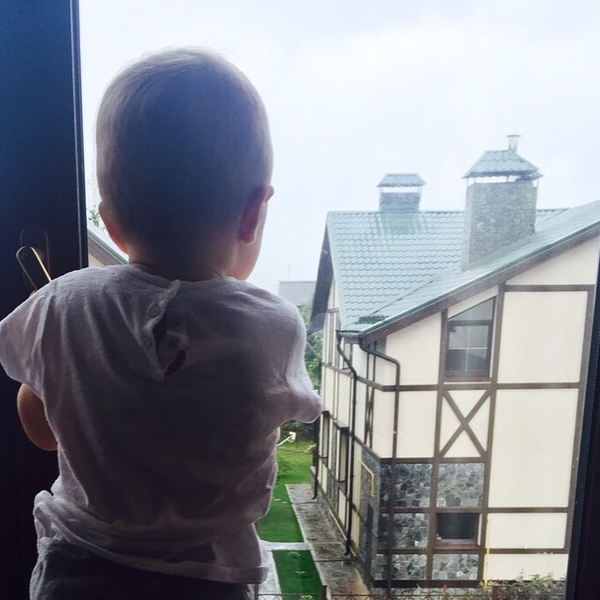 Алексей Чадов и Агния Дитковските опубликовали фото с сыном