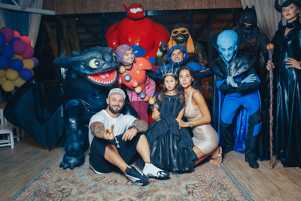 Джиган и Оксана Самойлова отметили день рождения старшей дочери