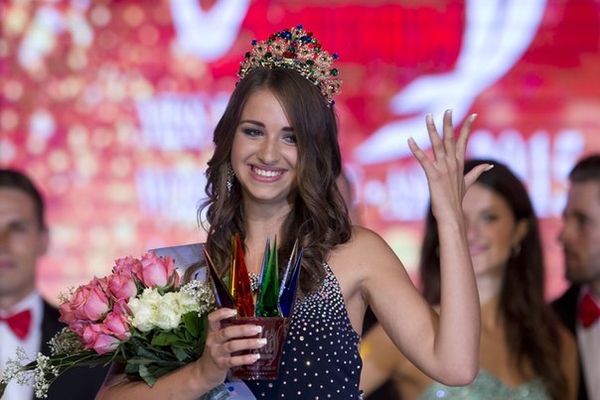 Украинка получила титул Самой красивой девушки среди глухих