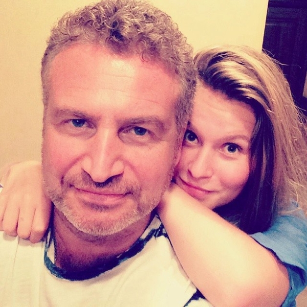 Дочь Леонида Агутина познакомила родителей с французским женихом