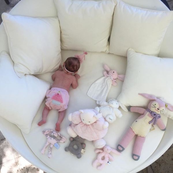 Кети Топурия поделилась трогательными фото новорожденной дочки