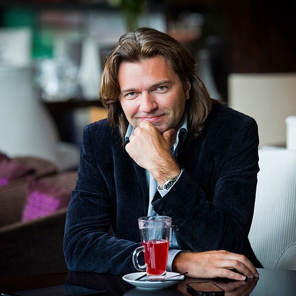 Дмитрий Маликов вышел на сцену с 15-летней дочкой