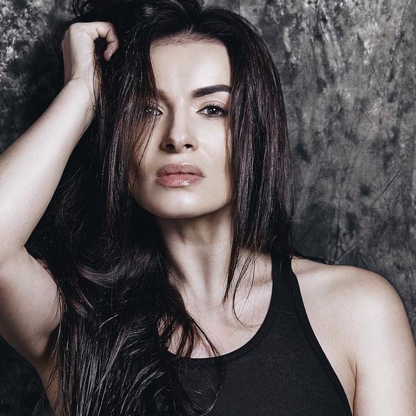 Надежда Мейхер обнажилась в откровенной фотосессии