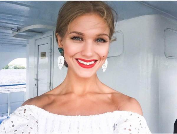 Актриса Кристина Асмус показала мозолистые ладони