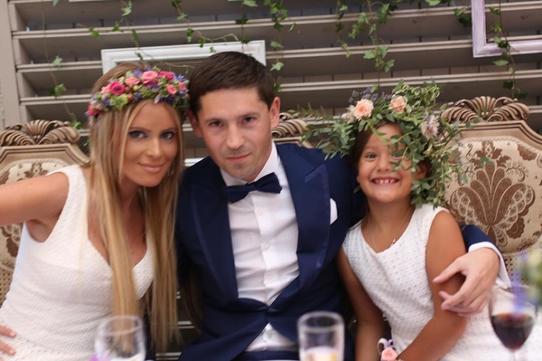 instagram.com/danaborisova_official