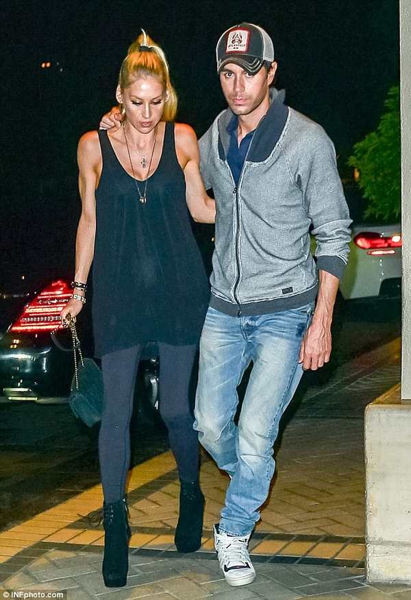 Иглесиас и Курникова поужинали вместе, несмотря на слухи о разрыве