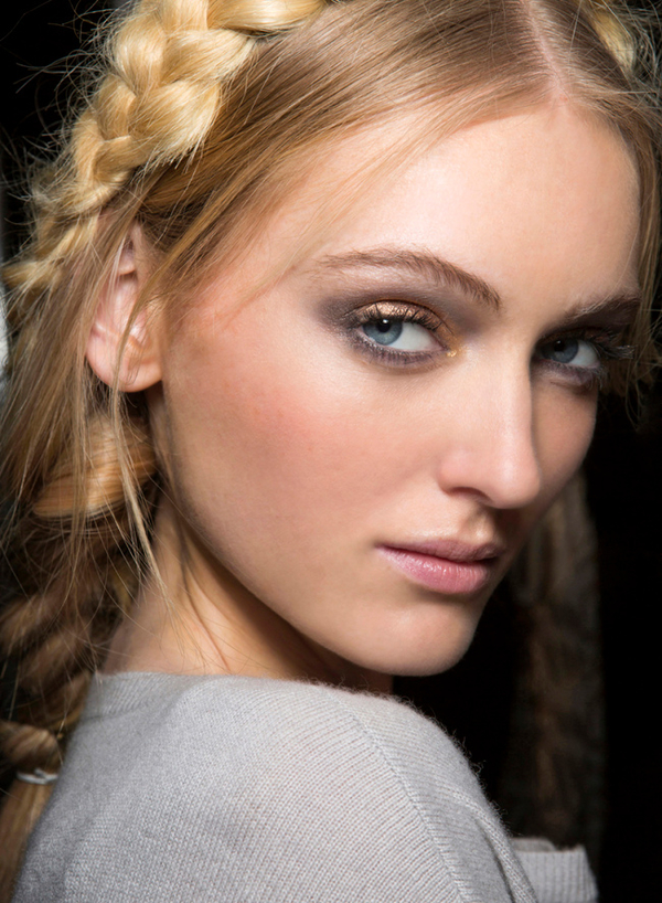 Макияж в бронзовой гамме: 7 вариантов с подиума