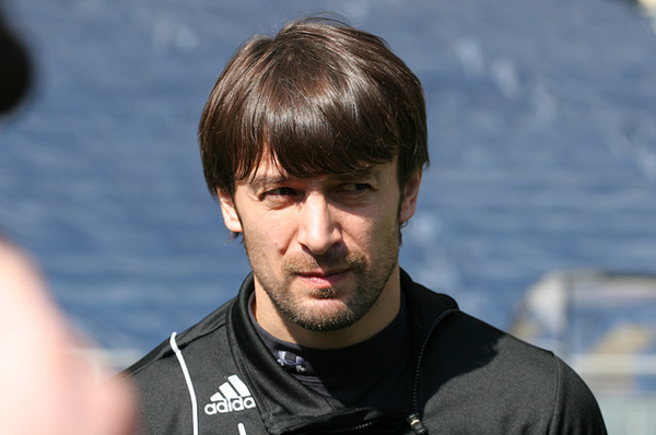 Любовница Шовковского расплакалась на пресс-конференции