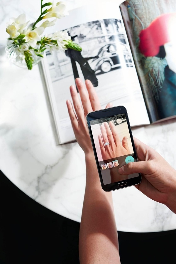 Tiffany&Co выпустили приложение для онлайн-примерки колец