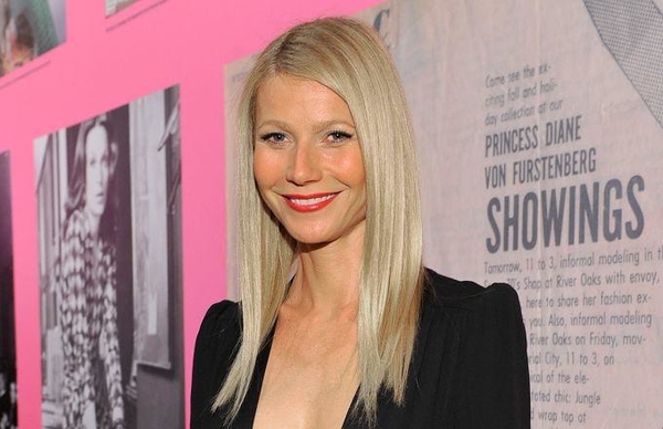 Гвинет Пэлтроу поделилась фото без макияжа во время пикника