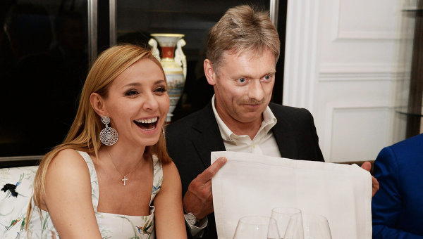 Песков и Навка проводят медовый месяц на самой дорогой яхте в мире