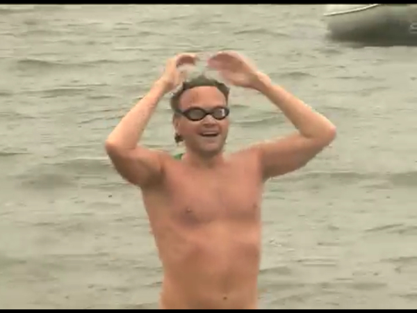 Телеведущий Андрей Данилевич принял участие в заплыве через Днепр