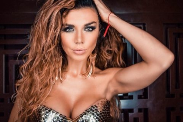 Анна Седокова получила от поклонника два миллиона роз