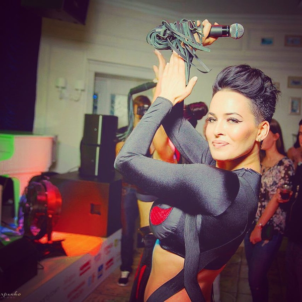 Обнаженная Даша Астафьева показала пикантные фото из душа