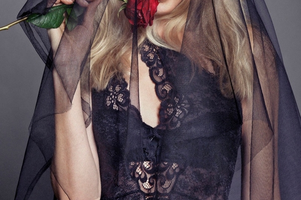 fashiongonerogue.com