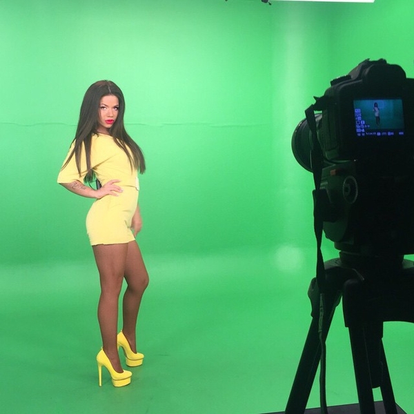 В певицу Бьянку бросили ботинок во время концерта