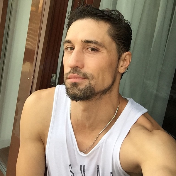 Дима Билан показал, как тренируется в спортзале