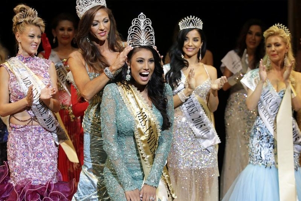 Титул Миссис Вселенная 2015 получила участница из Канады