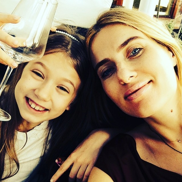 Первый звонок: Звездные родители отвели детей в школу