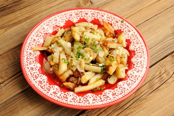 Как приготовить жареную картошку с грибами (видео)