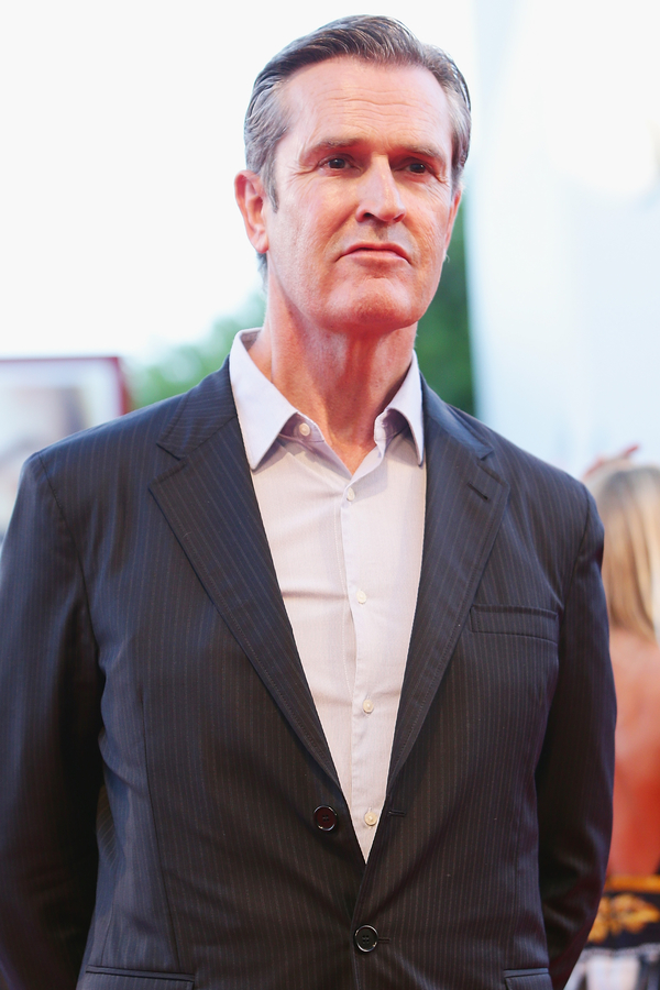 Венецианский фестиваль: Постаревший Руперт Эверетт и сексуальная Дакота Джонсон