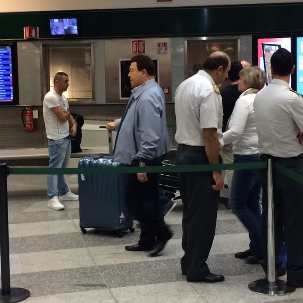 Кобзон прилетел в Италию на лечение