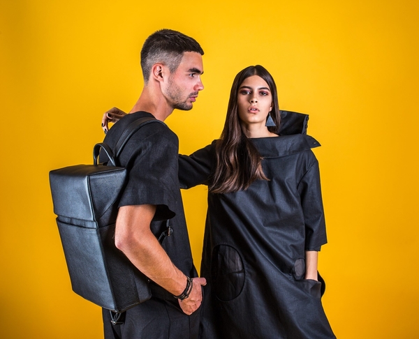 Украинский бренд создал смарт-рюкзак для гаджетов