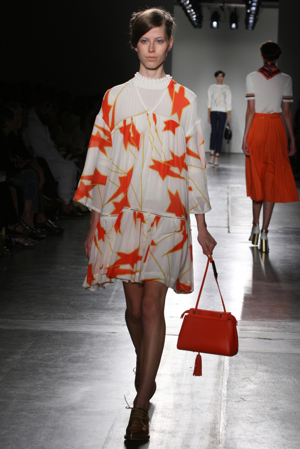 Фолк и футуризм: Karen Walker презентовал новую коллекцию