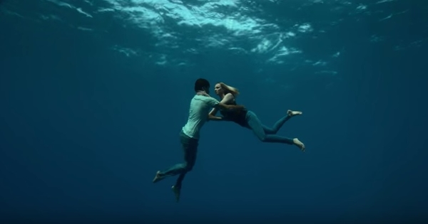 Подводный мир: Бейонсе представила клип, который был снят под водой