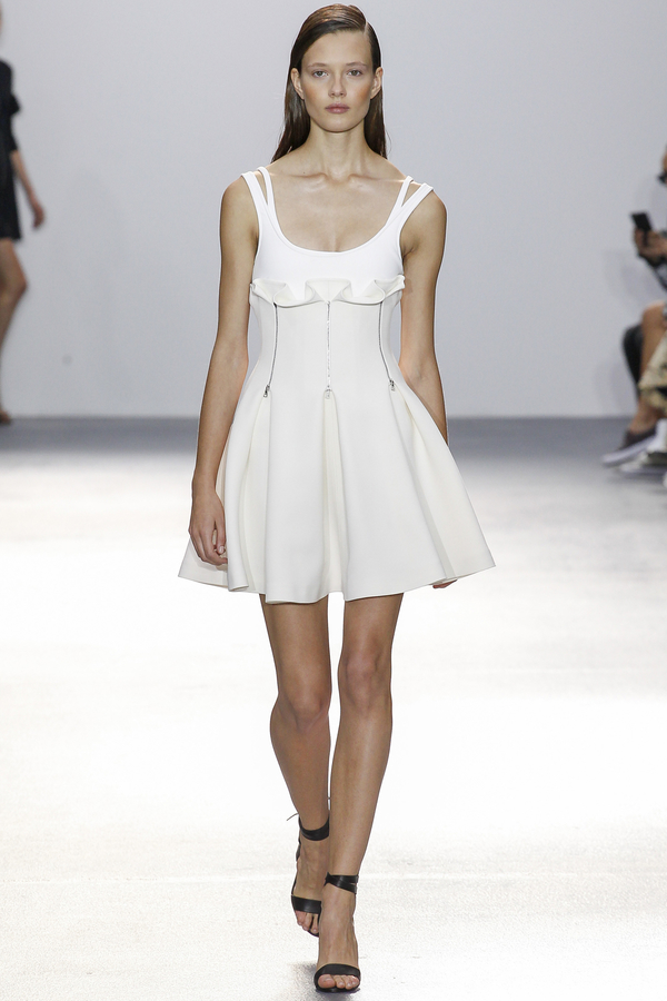 David Koma представил новую соблазнительную коллекцию