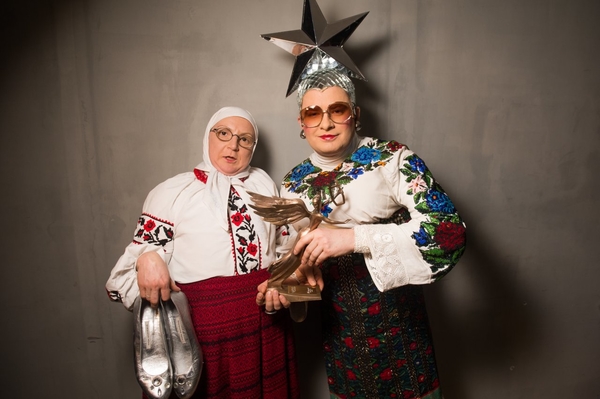 Верка Сердючка в вышиванке прошлась по улицам Нью-Йорка