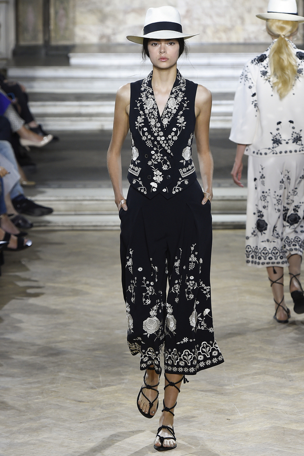 Кубинские мотивы в новой коллекции Temperley London