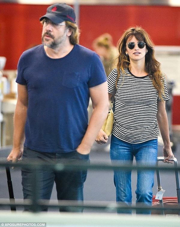 Хавьер Бардем и Пенелопа Крус прилетели в Нью-Йорк