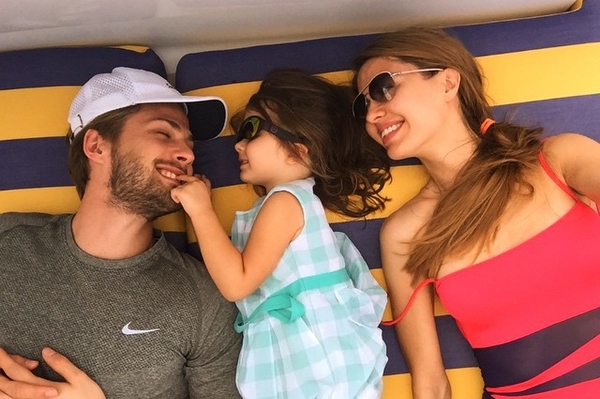 instagram.com/victoriabonya